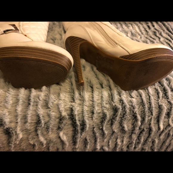 Heeled boots - Picture 4 of 5